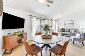 Pointe Royale Condo Pickleball, Pools and Golf!
